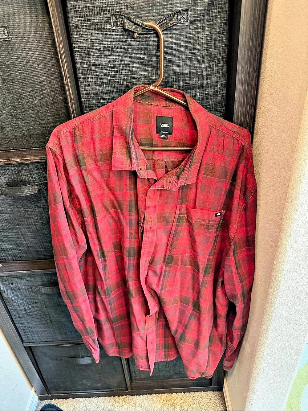 Vans Plaid Button Down in Red & Gray Size Small Like New